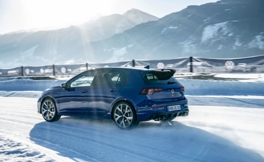 Golf R se systémem  R-Performance Torque Vectoring a pohonem všech kol 4MOTION