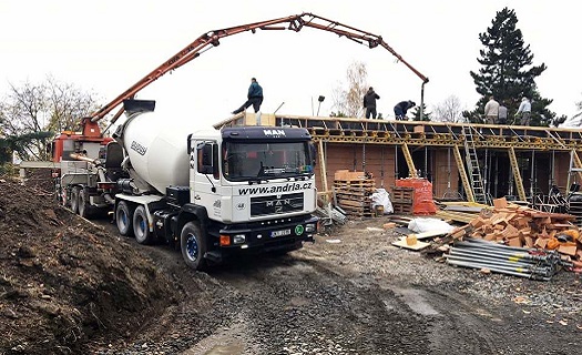 Čerpání betonu a betonových směsí až do výšky 32 metrů