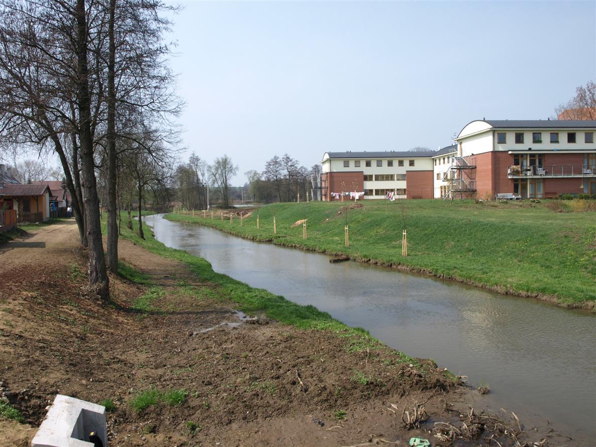 Práce se stavebními stroji, údržba prostranství