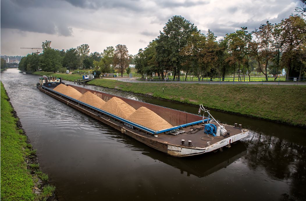 Šetrná lodní doprava materiálu do betonárek