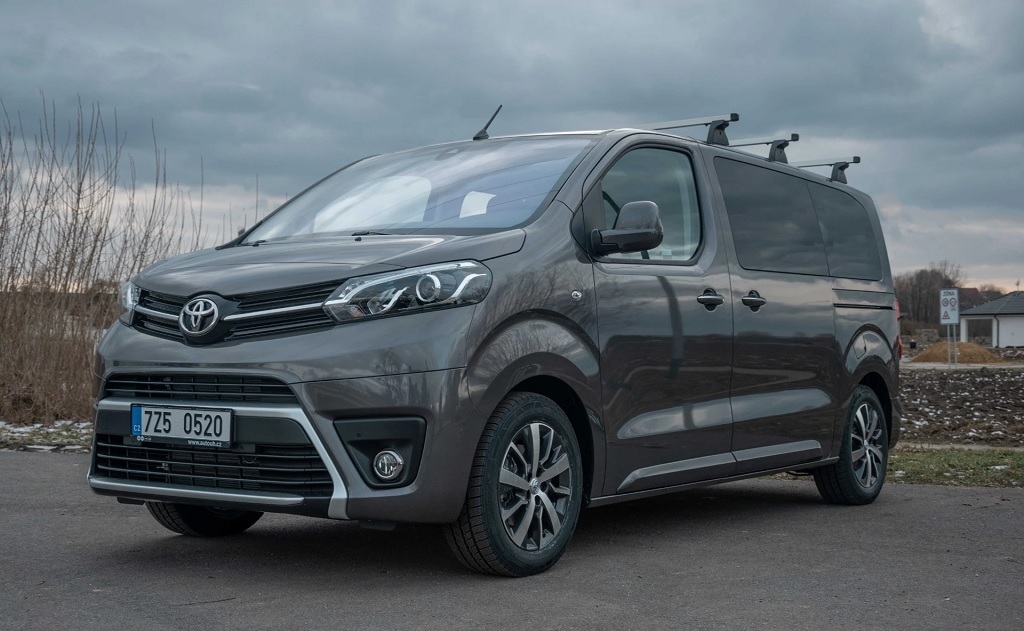 8-místný vůz Toyota Proace Verso - na dovolenou, výlet s přáteli