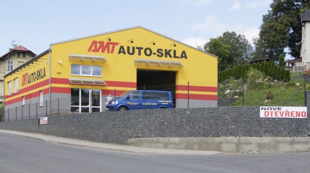 Autofolie s atestem konec ostrého slunečního světla