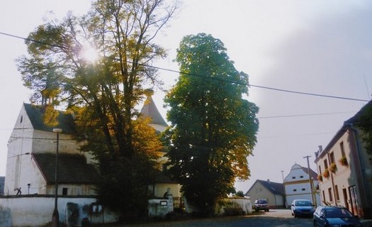 Obec Strýčice, okres České Budějovice, kostel sv. Petra a Pavla