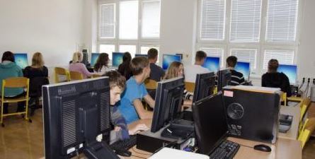 Obchodní akademie, Střední odborná škola a Střední odborné učiliště Třeboň nabízí i nástavbové studium v oboru podnikání