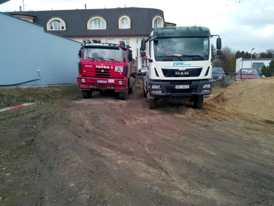 Kontejnerová doprava stavebního materiálu a sutě Kolín