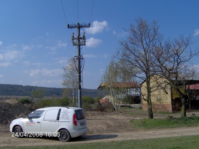 Postaráme se ale i o opravy a rekonstrukce rozvodů elektřiny.