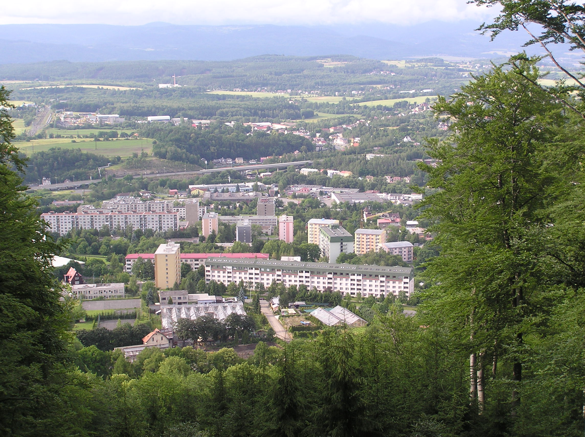 Pohled na pozemek od lesa