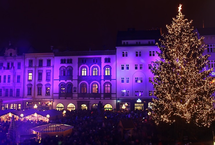 Tradiční vánoční trhy v Olomouci na Horním náměstí